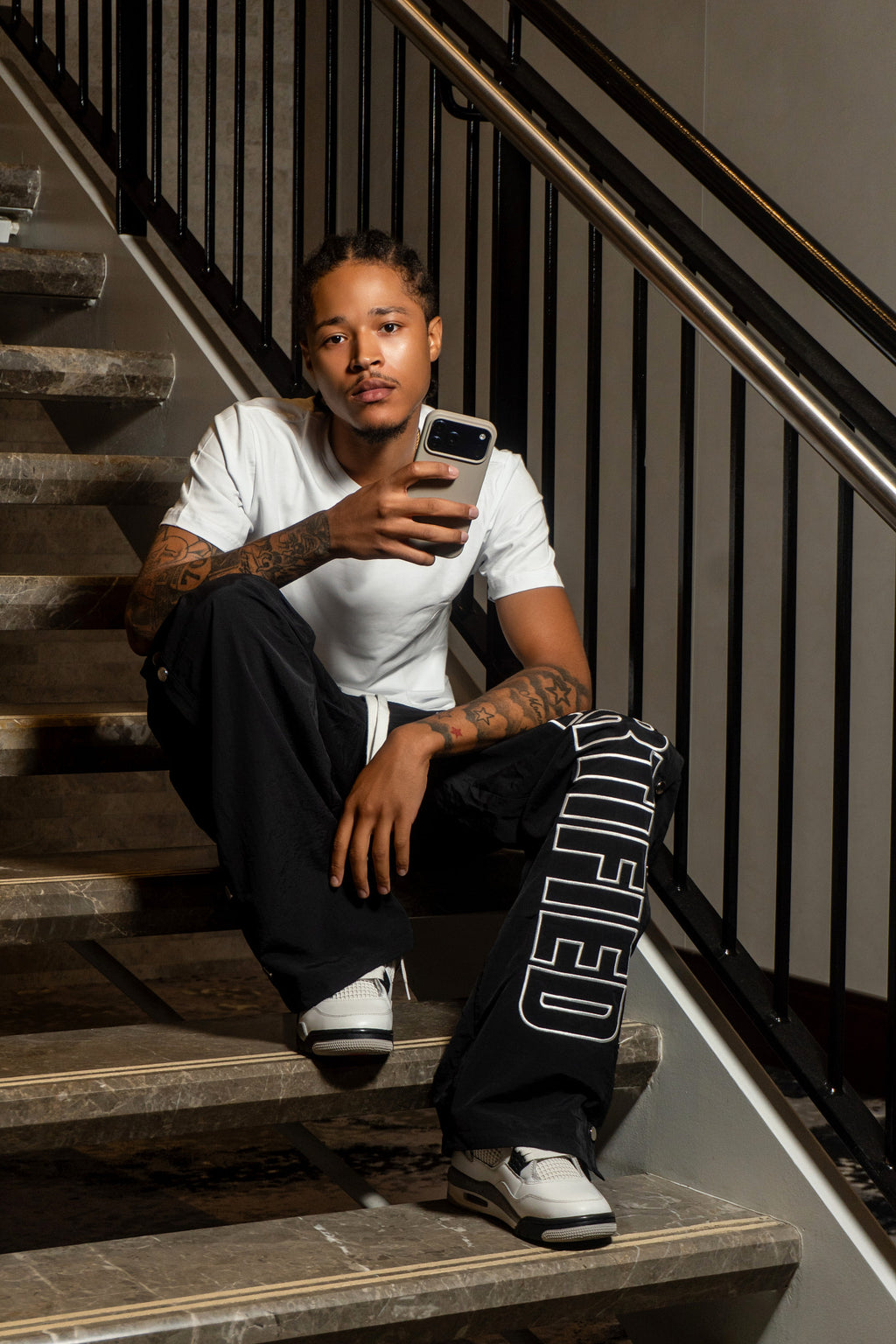BLACK SWEATPANTS