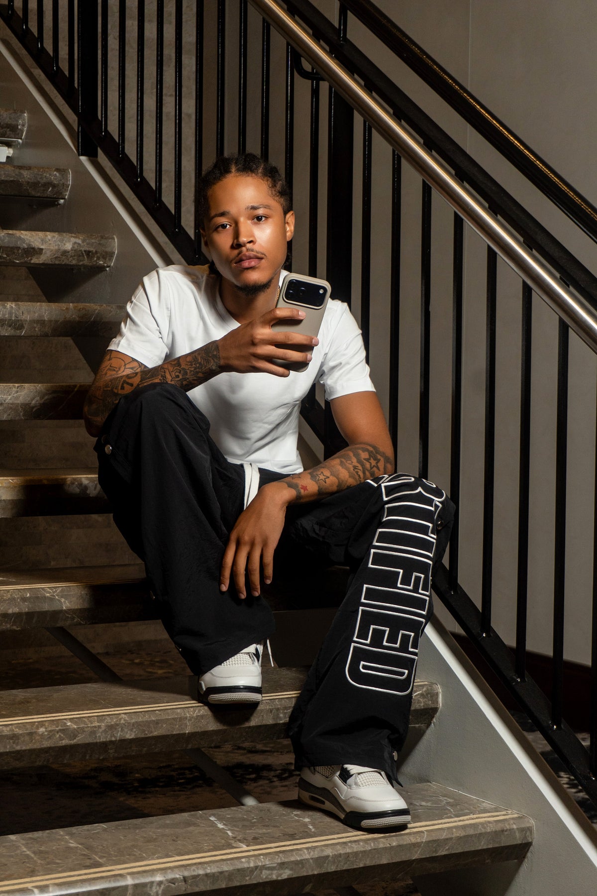 BLACK SWEATPANTS